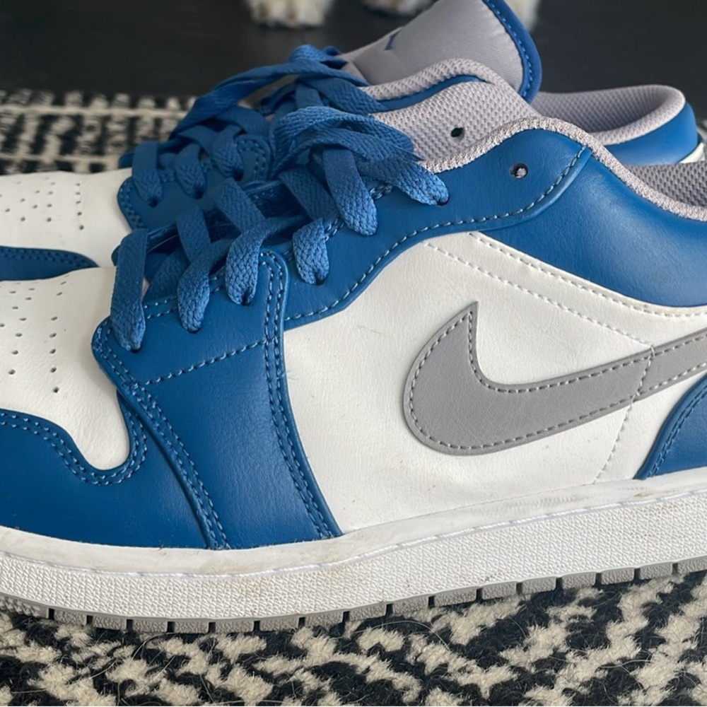 Nike Air Jordan Low 1. Men’s 10.5.